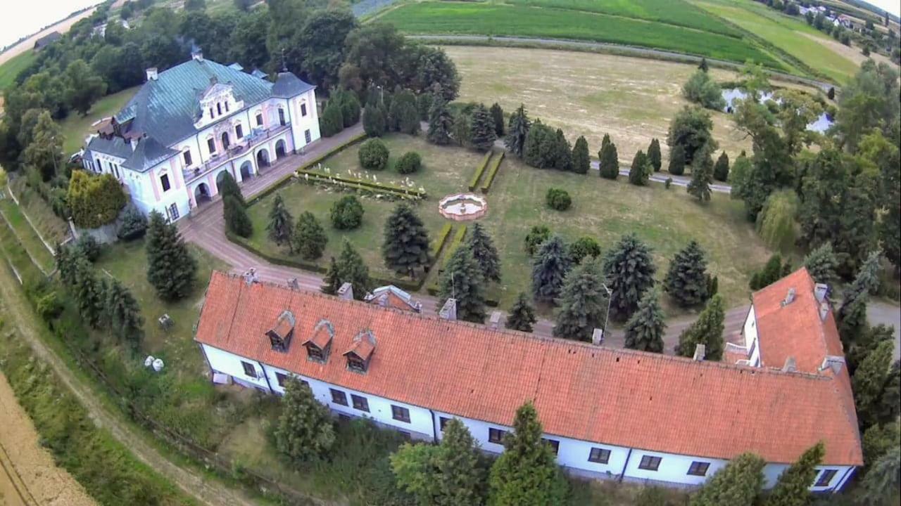 Palac W Czyzowie Szlacheckim Czyzow Szlachecki Экстерьер фото